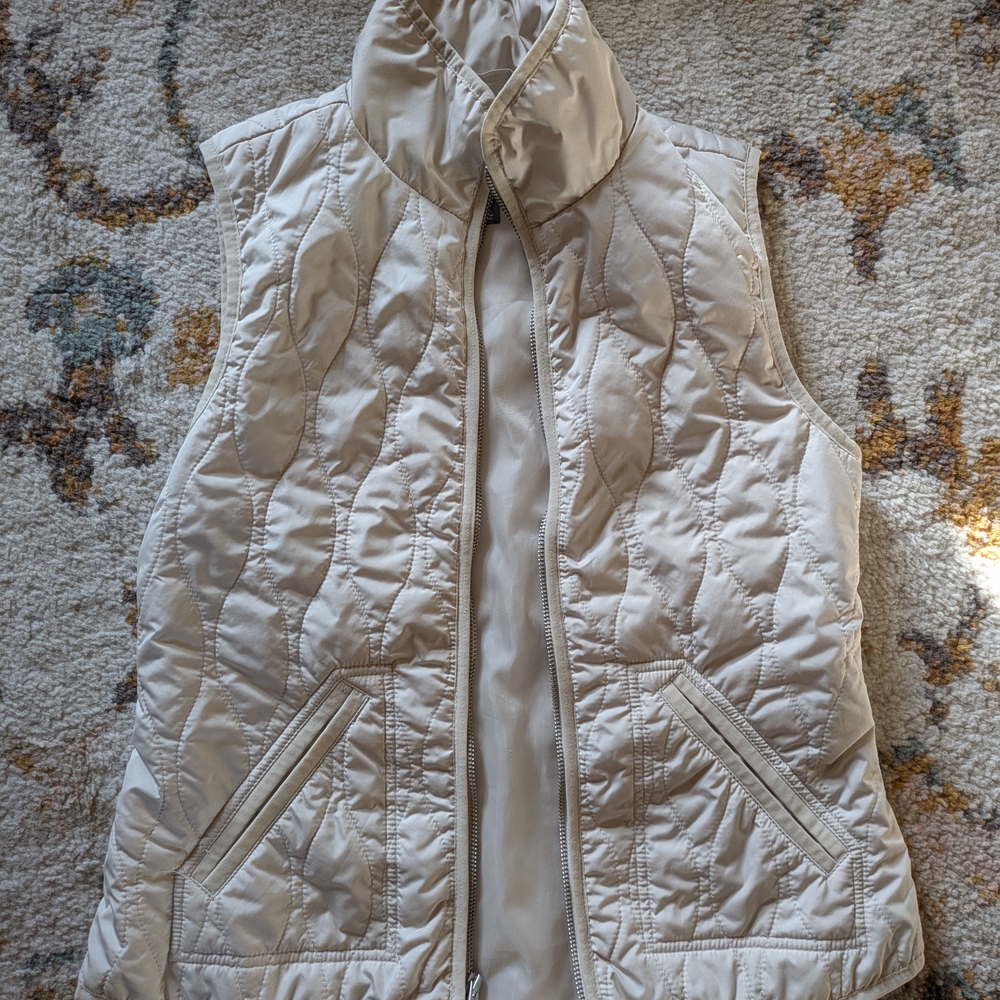 Old Navy Women's Beige Quilted Vest